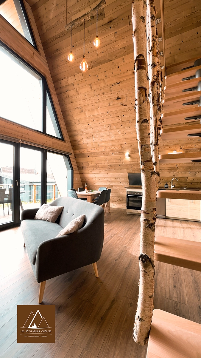 Salon du chalet Sharkhan aux Atypiques Chalets a Barbey-Seroux